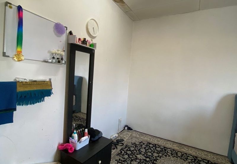 Residensi Warnasari 1