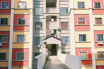 Residensi Warnasari 1