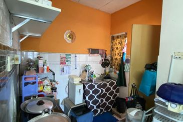 Residensi Warnasari 1