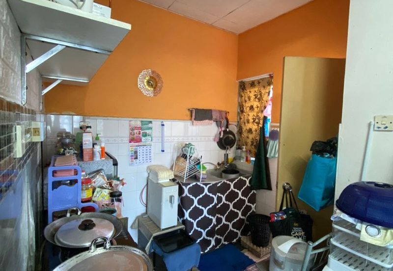 Residensi Warnasari 1