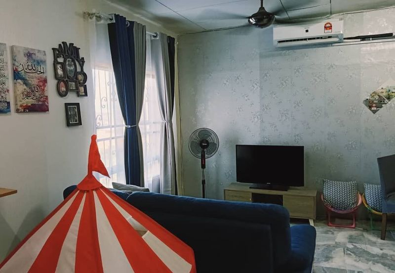 Residensi Warnasari 1