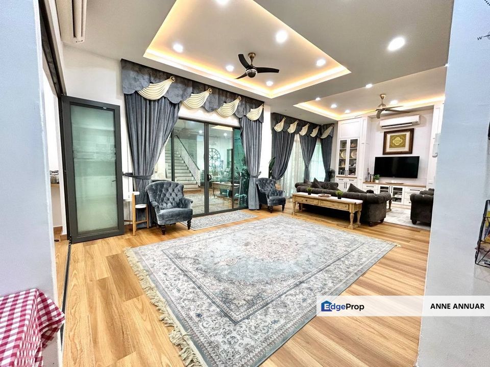 Nicely Renovated! 3 Storey Semi D Lotus Cahaya Alam Seksyen U12 Shah Alam, Selangor, Shah Alam