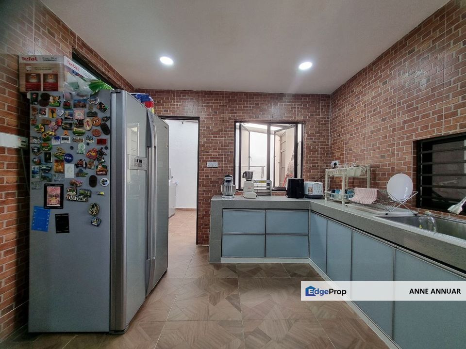 Renovated! Double Storey Superlink Tari Alam Impian, Selangor, Shah Alam