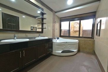 Seksyen 8, Kota Damansara