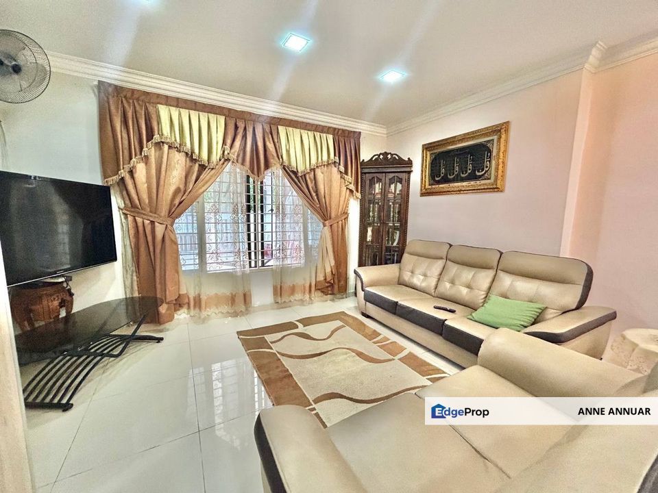 Fully Renovated! Facing Open! 2 Storey Jalan Platinum Seksyen 7 Shah Alam, Selangor, Shah Alam