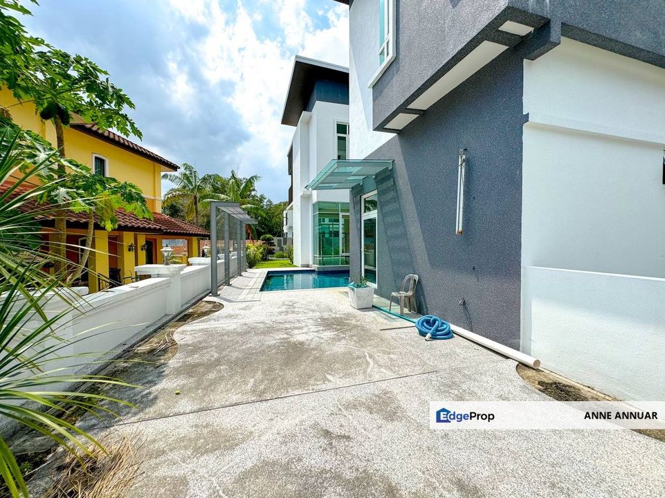 For Sale BUNGALOW JALAN MENARA, BUKIT JELUTONG * Basement Parking, Lift, Swimming Pool*, Selangor, Bukit Jelutong