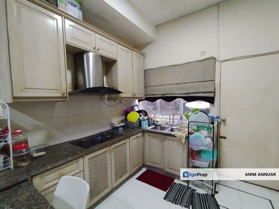 COSY PEACEFUL 2.5 Storey Terrace Seksyen U10 Shah Alam, Selangor, Shah Alam