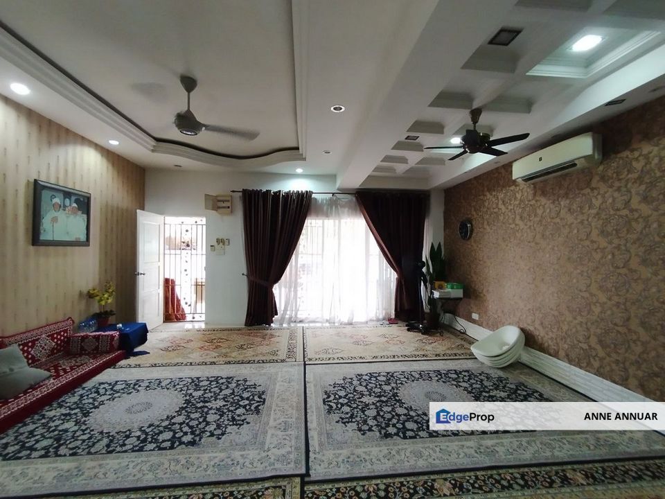 COSY PEACEFUL 2.5 Storey Terrace Seksyen U10 Shah Alam, Selangor, Shah Alam