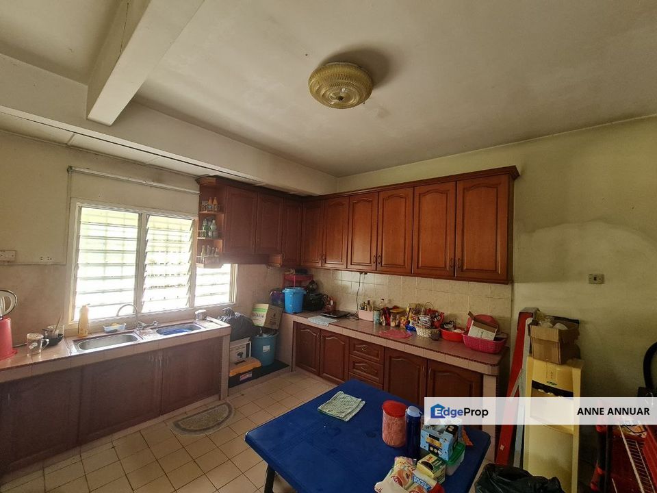 ENDLOT with Extra Land 2 Storey Terrace Taman Sri Putra Sungai Buloh, Selangor, Sungai Buloh