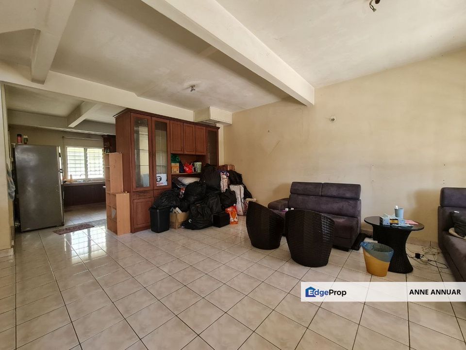 ENDLOT with Extra Land 2 Storey Terrace Taman Sri Putra Sungai Buloh, Selangor, Sungai Buloh