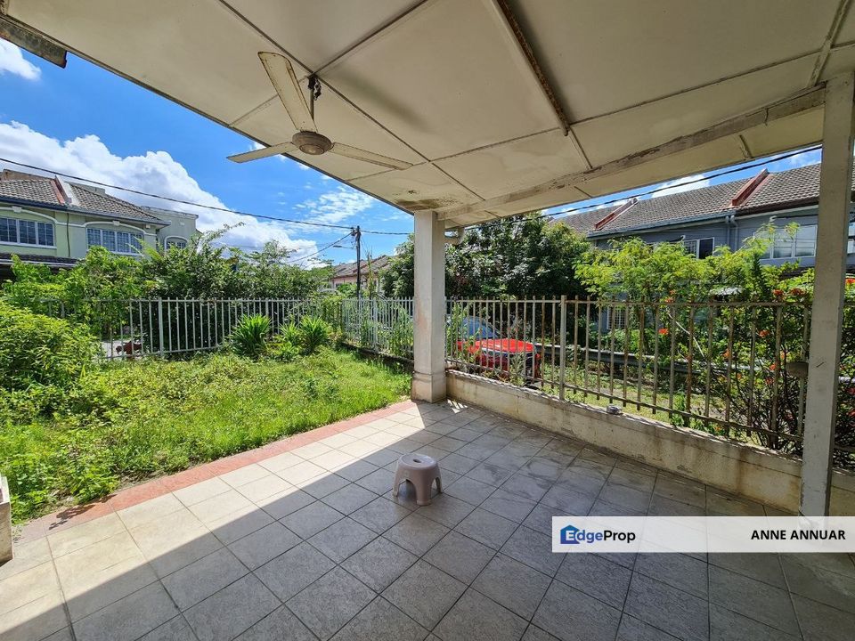 ENDLOT with Extra Land 2 Storey Terrace Taman Sri Putra Sungai Buloh, Selangor, Sungai Buloh