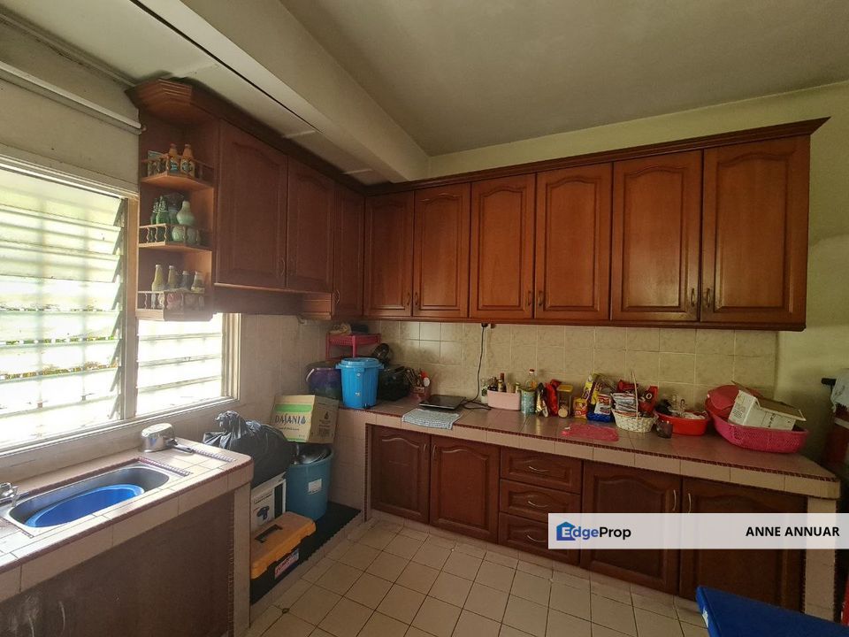 ENDLOT with Extra Land 2 Storey Terrace Taman Sri Putra Sungai Buloh, Selangor, Sungai Buloh