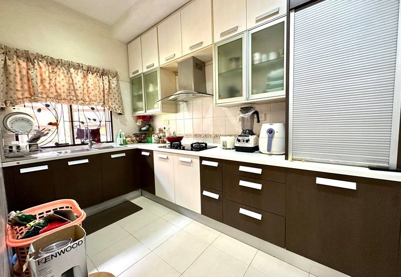 Seksyen 11, Kota Damansara