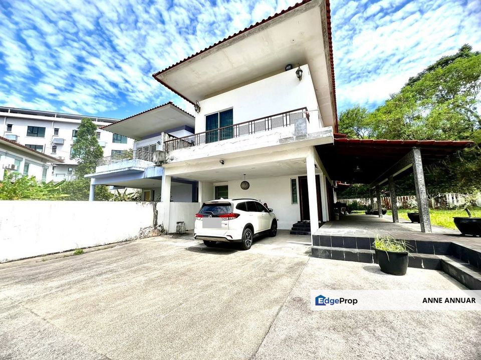 HUGE EXTRA LAND 2 Storey Semi D Mutiara Gombak , Kuala Lumpur, Gombak