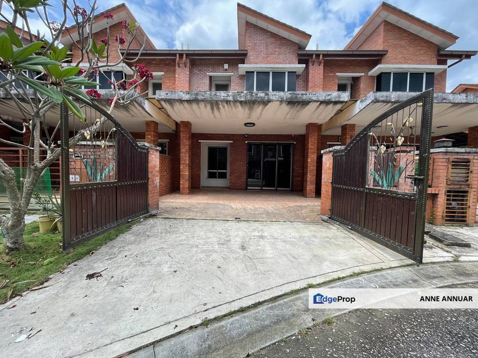 FLEXIBLE BOOKING 2 Storey Terrace Alam Budiman Seksyen U10 Shah Alam, Selangor, Shah Alam