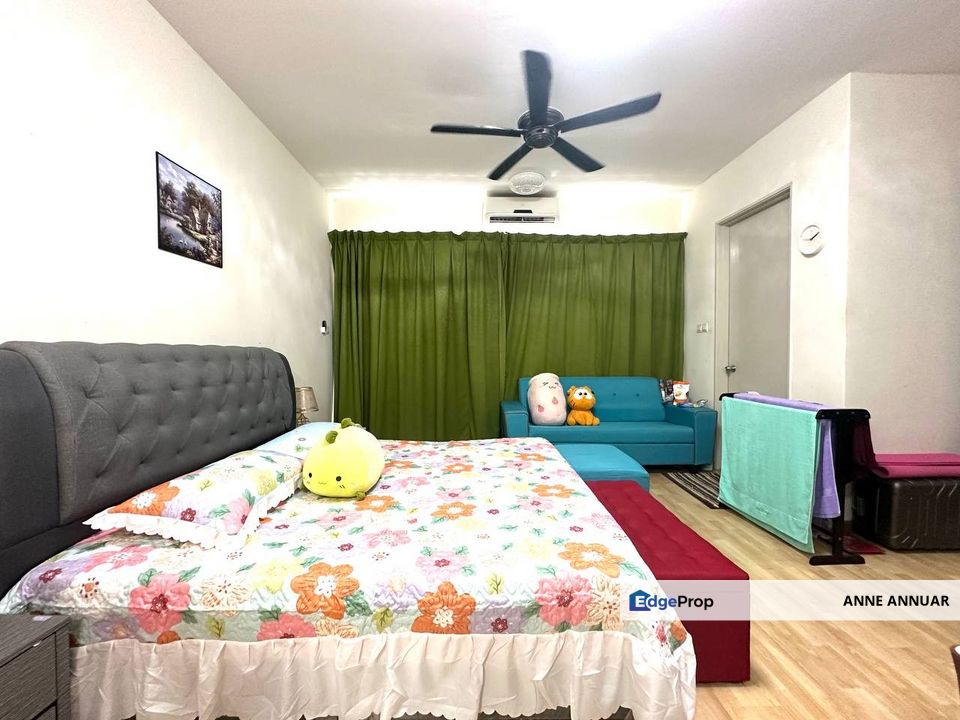 Nicely Renovated 3 Storey Superlink Anggun Rawang, Selangor, Rawang