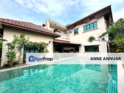 Huge Bungalow Seksyen 11 Shah Alam with pool , Selangor, Shah Alam