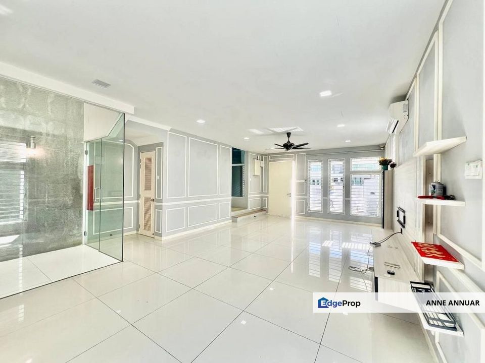 Renovated Endlot 2 Storey Paragon 150 Bandar Putra Permai Seri Kembangan , Selangor, Seri Kembangan