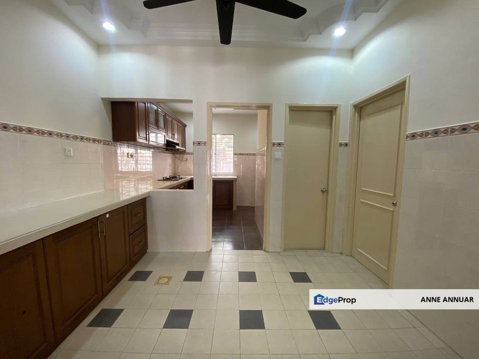 2 Storey Terrace Taman Pinggiran Usj 1 Subang Jaya, Selangor, USJ