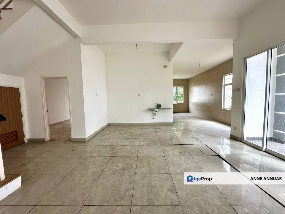 Spacious Semi D 2 Storey Greenhill Residence U10 Shah Alam , Selangor, Shah Alam