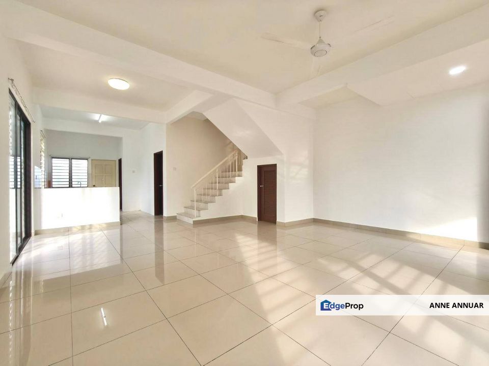 ENDLOT with EXTRA LAND 2 Storey Bukit Saujana Utama Sg Buloh, Selangor, Sungai Buloh