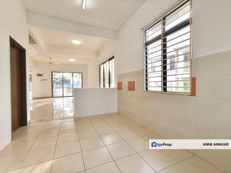 ENDLOT with EXTRA LAND 2 Storey Bukit Saujana Utama Sg Buloh, Selangor, Sungai Buloh