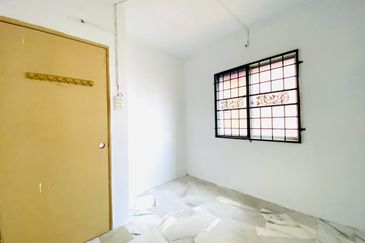 Residensi Warnasari 1