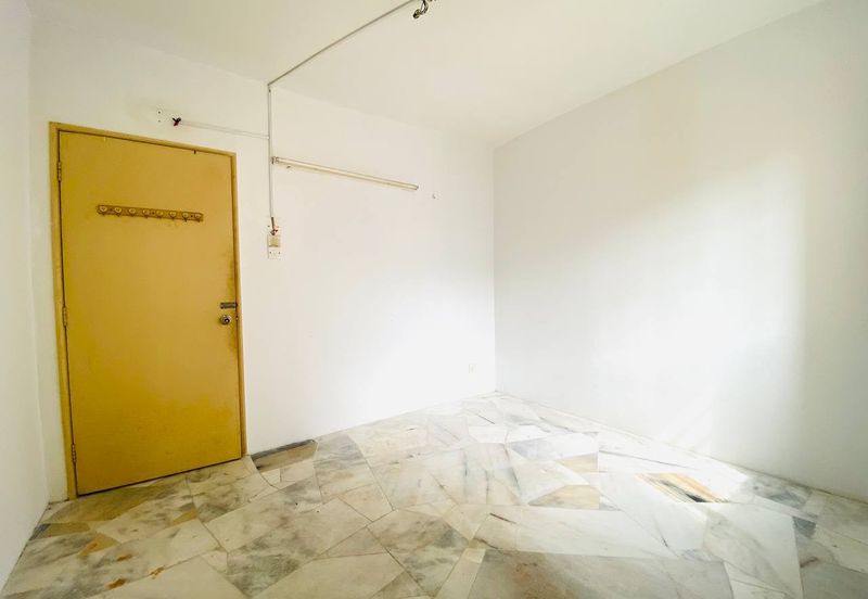 Residensi Warnasari 1