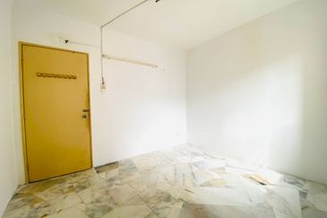 Residensi Warnasari 1