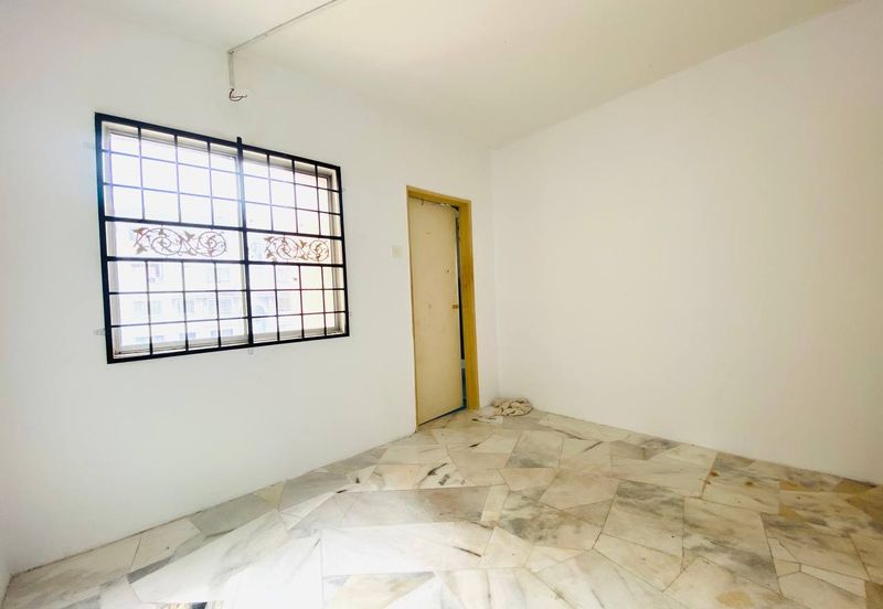 Residensi Warnasari 1