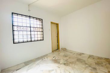 Residensi Warnasari 1