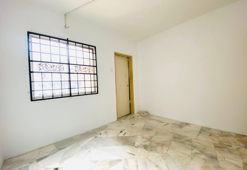 Residensi Warnasari 1