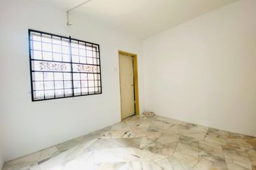 Residensi Warnasari 1