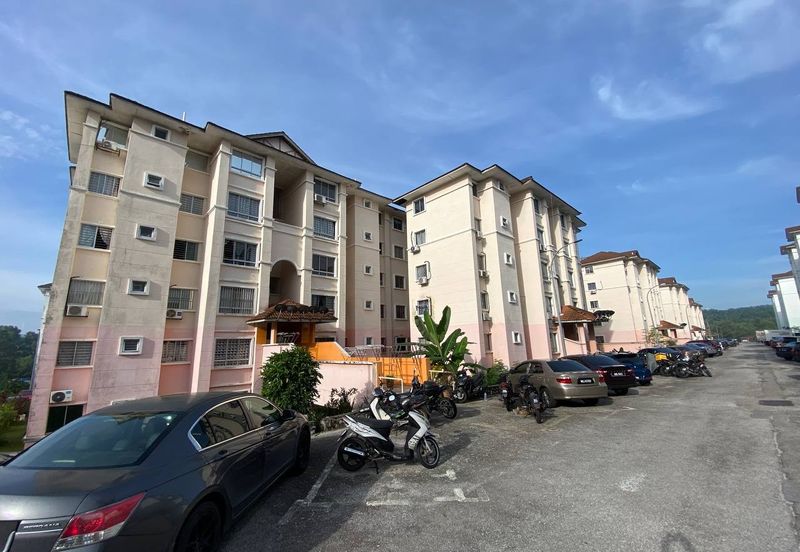 Residensi Warnasari 1