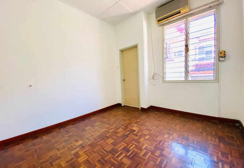 Jalan Tropicana Utama