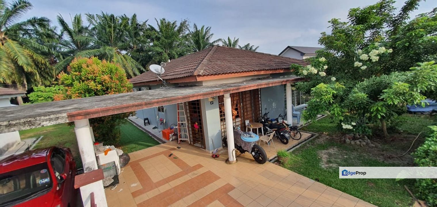 SEMI D SINGLE STOREY WITH BIG LAND SEMENYIH, Selangor, Semenyih