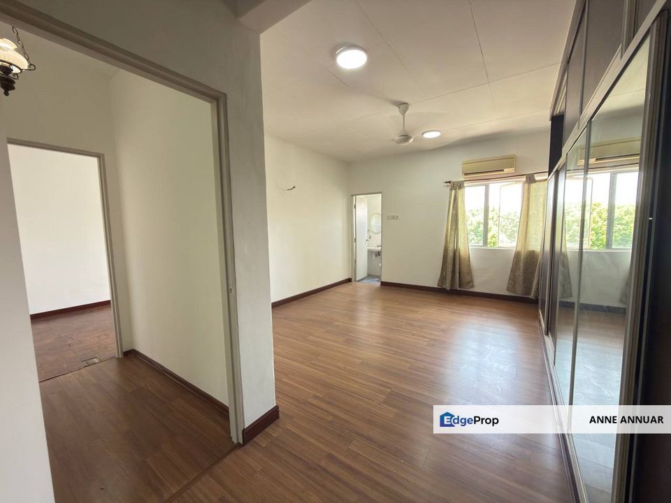 Townhouse Monterez U9 Shah Alam nearby Kampung Baru Subang, Selangor, Shah Alam