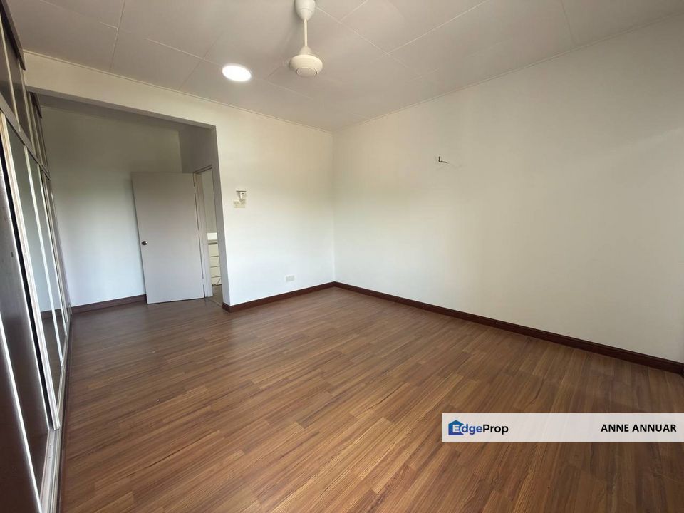 Townhouse Monterez U9 Shah Alam nearby Kampung Baru Subang, Selangor, Shah Alam