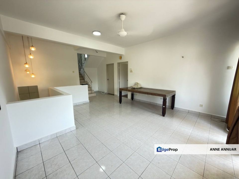 Townhouse Monterez U9 Shah Alam nearby Kampung Baru Subang, Selangor, Shah Alam