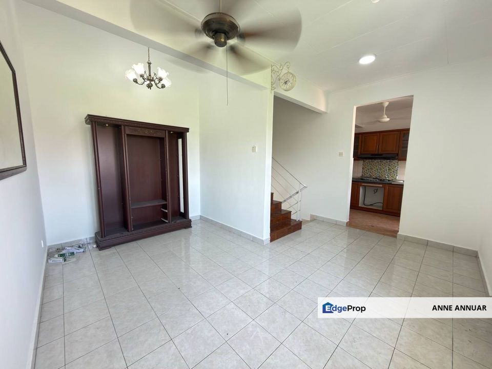 Townhouse Monterez U9 Shah Alam nearby Kampung Baru Subang, Selangor, Shah Alam