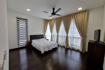 Reesia Elmina Garden