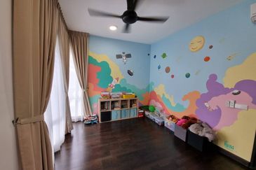 Reesia Elmina Garden