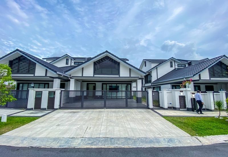 Hevea Elmina Gardens