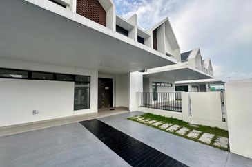 Elmina Green The Eighth @ City of Elmina