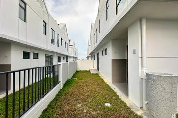 Elmina Green The Eighth @ City of Elmina