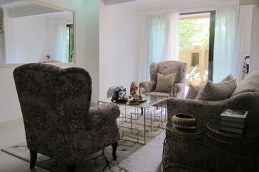 Corner Lot & Big Land Area Subang Bestari