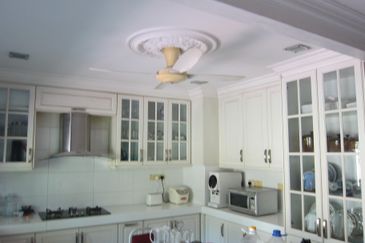 Corner Lot & Big Land Area Subang Bestari