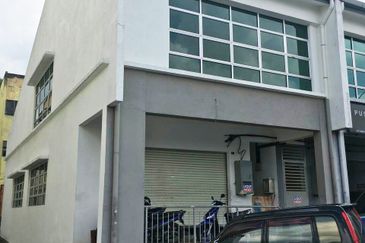Strategic Location and Below Value 1.5 Storey Shop Office