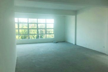 Strategic Location and Below Value 1.5 Storey Shop Office