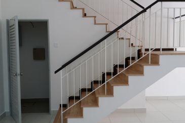2.5 Storey Super Link House @ Bandar Bukit Raja, Klang for Sale.